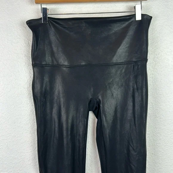 Perfect SPANX FAUX LEATHER LEGGINGS BLACK - Picture 4 of 8